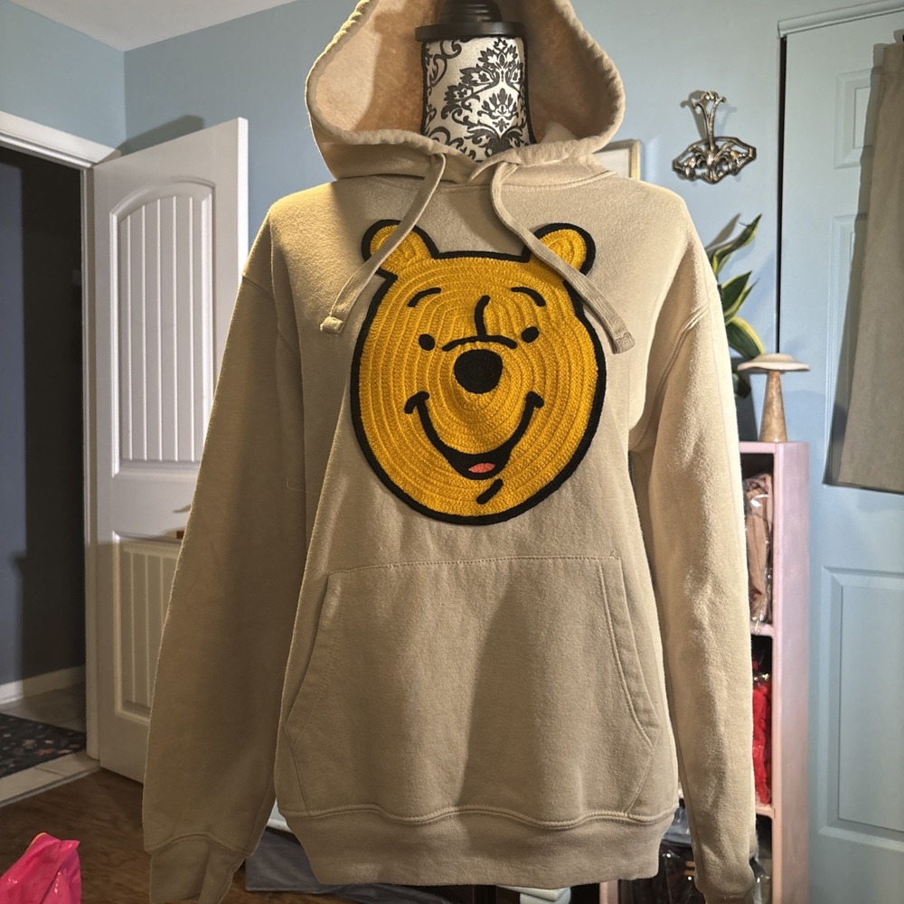 Disney Winnie The Pooh Knitted‎ Appliqué Sz Medium. Women.